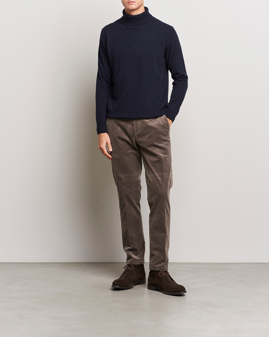Hombres | Pantalones | Oscar Jacobson | Denz Corduroy Trousers Nutmeg