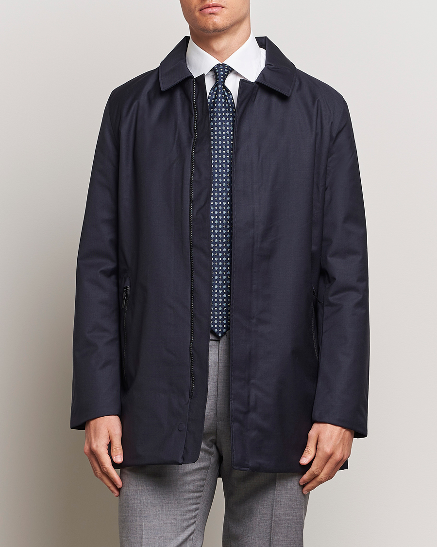 Hombres | Enfrenta la lluvia con estilo | UBR | Regulator Coat Savile Dark Navy Wool