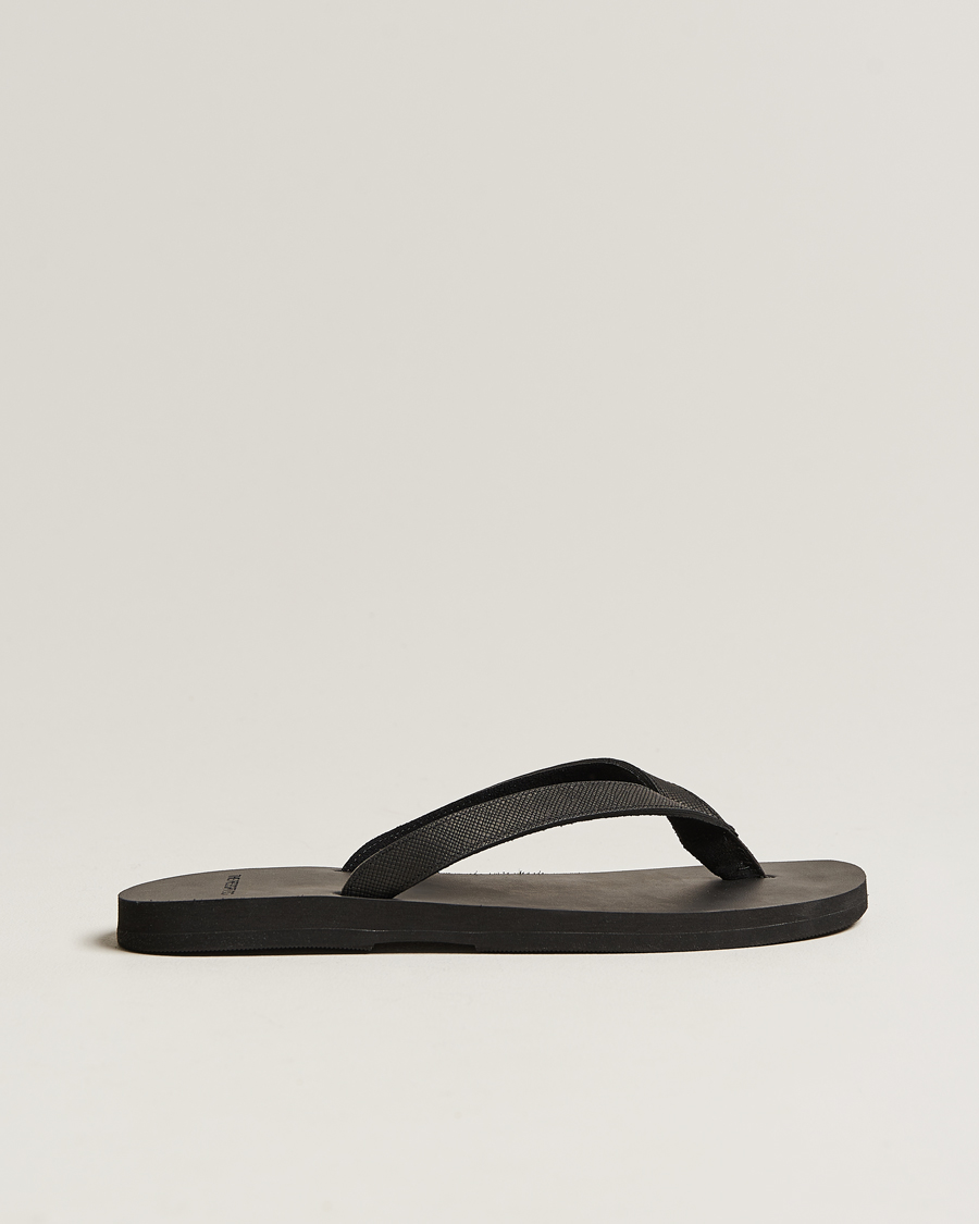 Hombres | The Resort Co Saffiano Leather Flip-Flop Black | The Resort Co | Saffiano Leather Flip-Flop Black