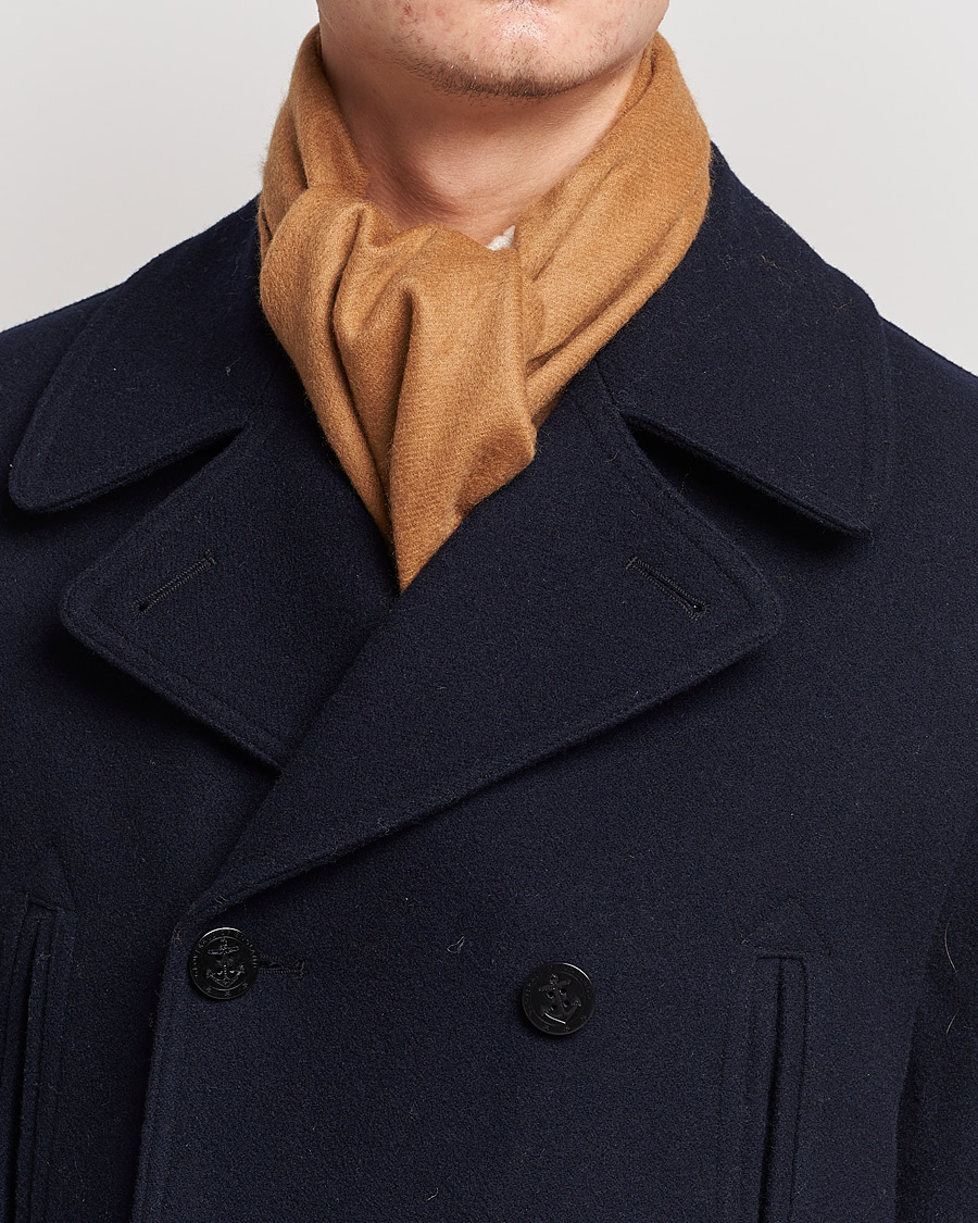 Hombres | Johnstons of Elgin Cashmere Scarf Camel | Johnstons of Elgin | Cashmere Scarf Camel