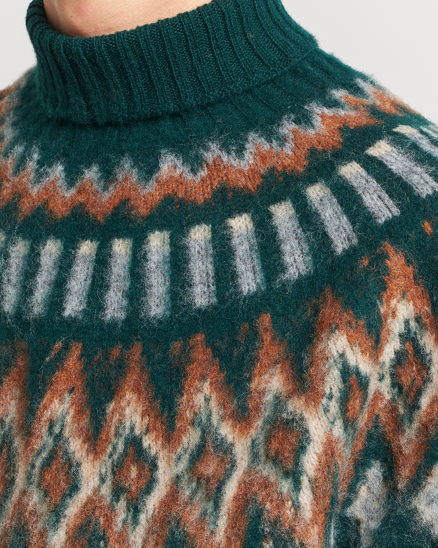 Hombres | Jerséis y prendas de punto | Howlin' | Brushed Wool Fair Isle Roll Neck Forest