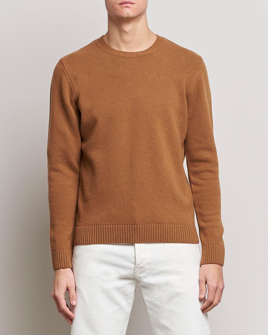 Hombres | Jerséis y prendas de punto | Colorful Standard | Classic Merino Wool Crew Neck Sahara Camel