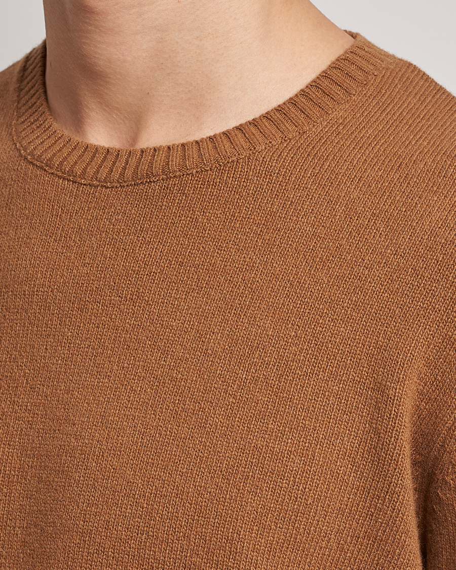 Hombres | Jerséis y prendas de punto | Colorful Standard | Classic Merino Wool Crew Neck Sahara Camel