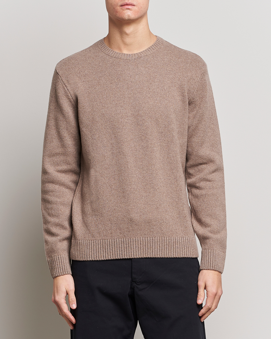 Hombres | Jerséis y prendas de punto | Colorful Standard | Classic Merino Wool Crew Neck Warm Taupe