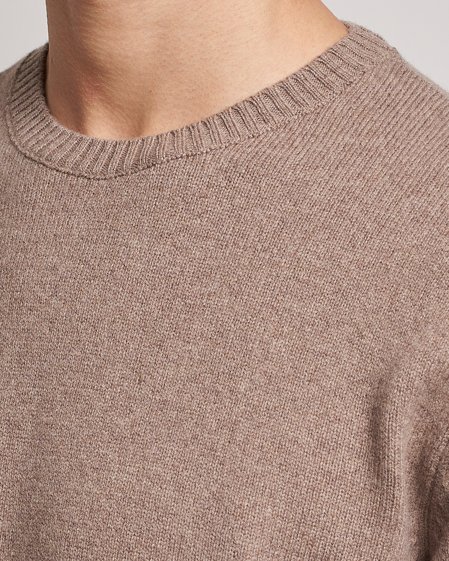Hombres | Jerséis y prendas de punto | Colorful Standard | Classic Merino Wool Crew Neck Warm Taupe