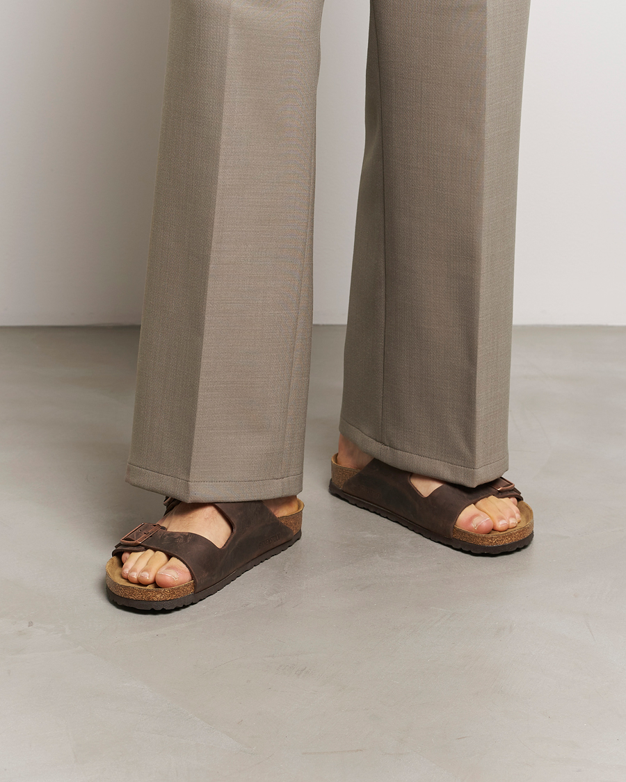 Hombres | Sandalias y chanclas | BIRKENSTOCK | Arizona Classic Footbed Habana Oiled Leather