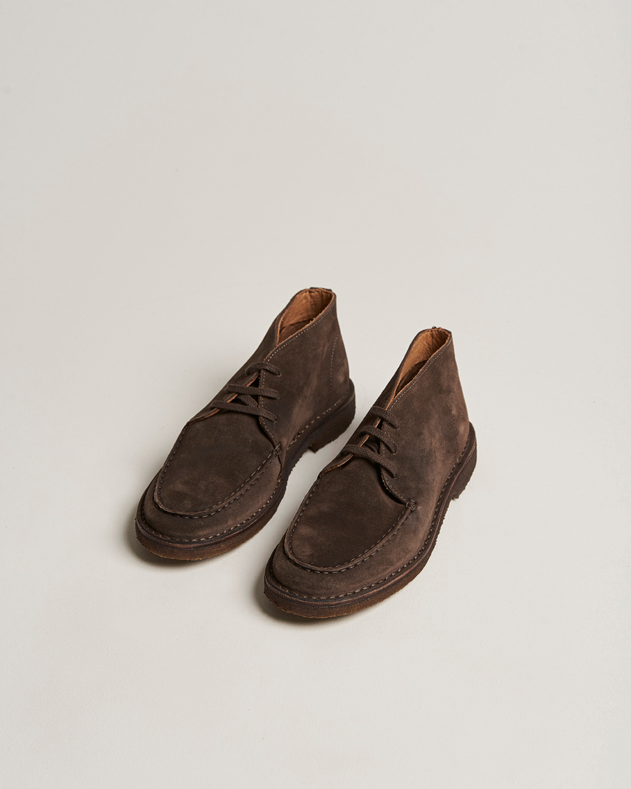 Hombres | Best of British | Drake's | Crosby Moc-Toe Suede Chukka Boots Dark Brown