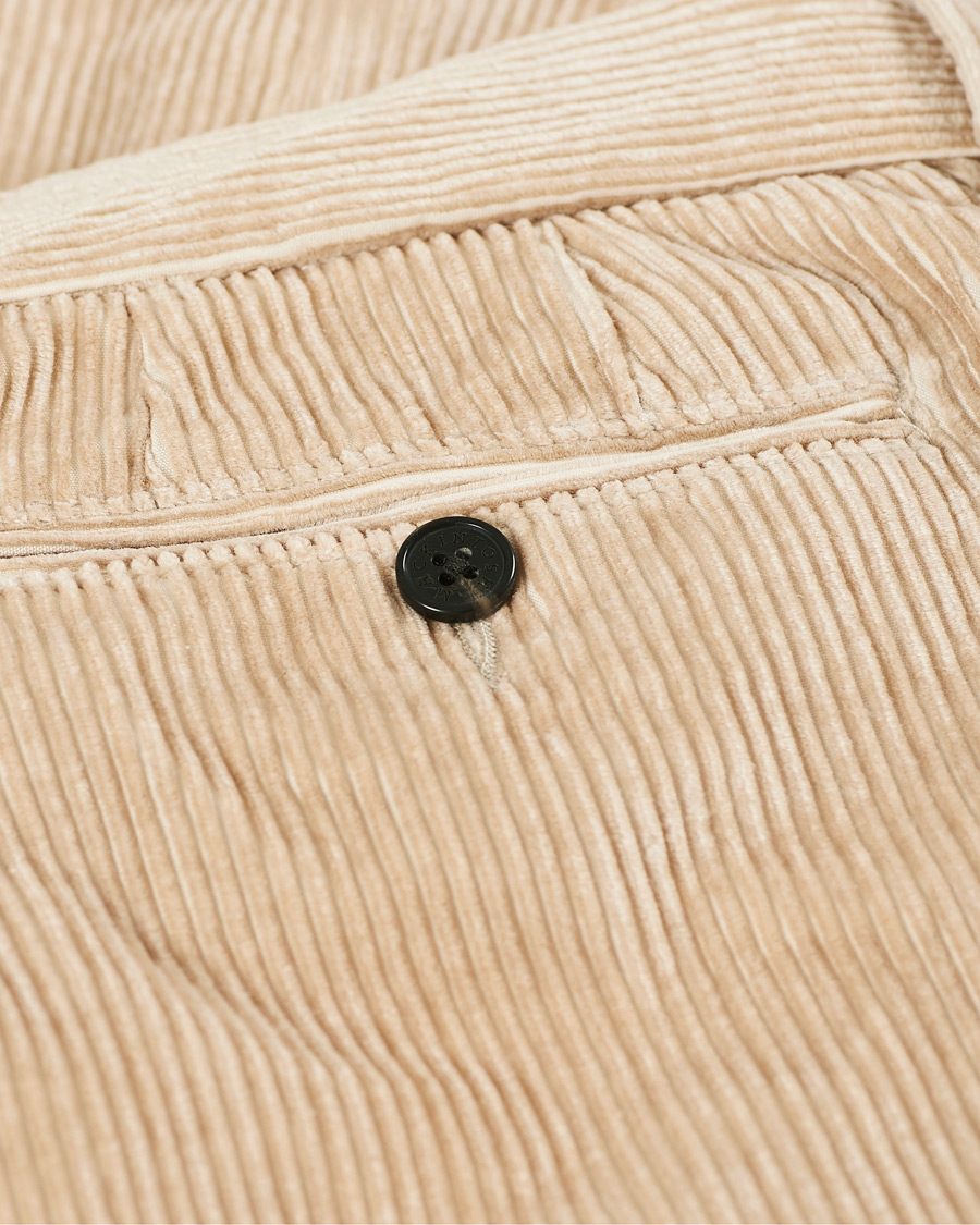 Hombres | Pantalones | Mackintosh | Wild Pleated Cord Trousers Beige