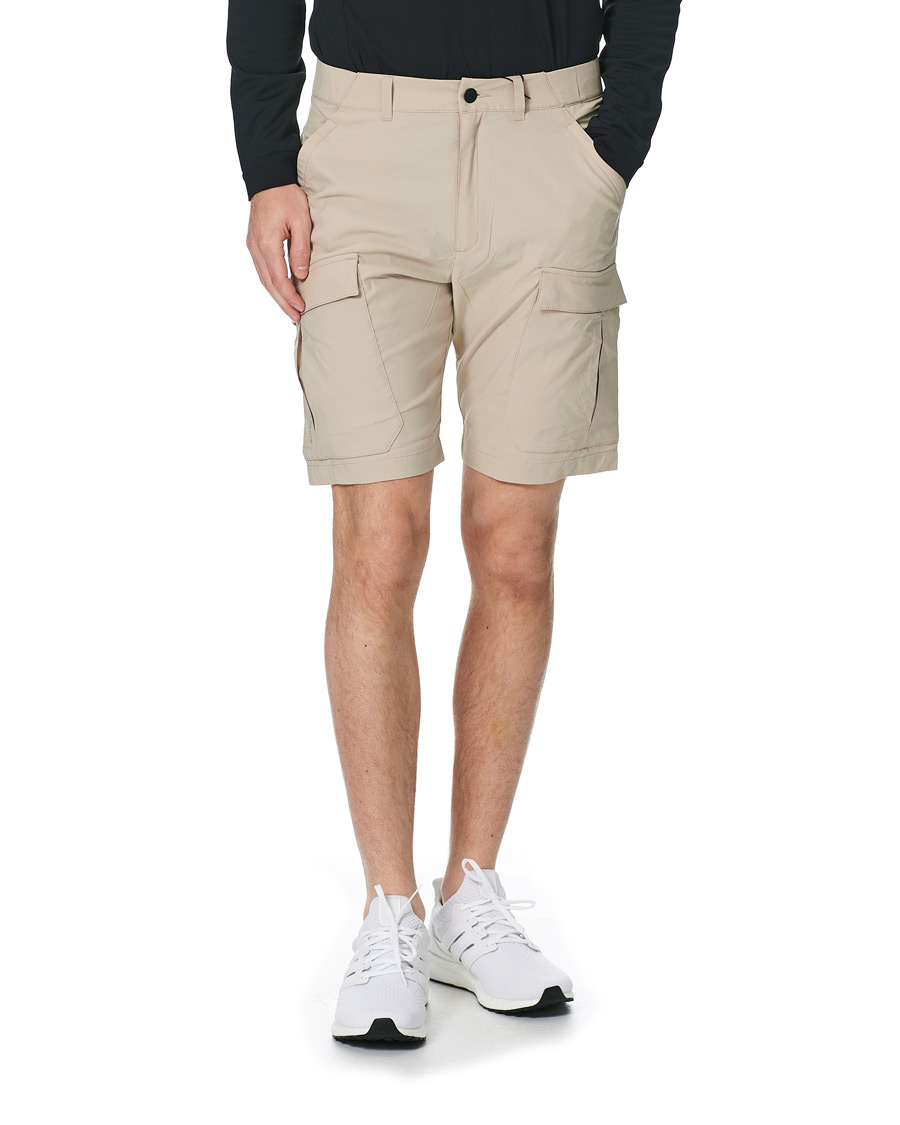 Hombres | Pantalones cortos | Peak Performance | Moment Cargo Shorts Celsian Beige