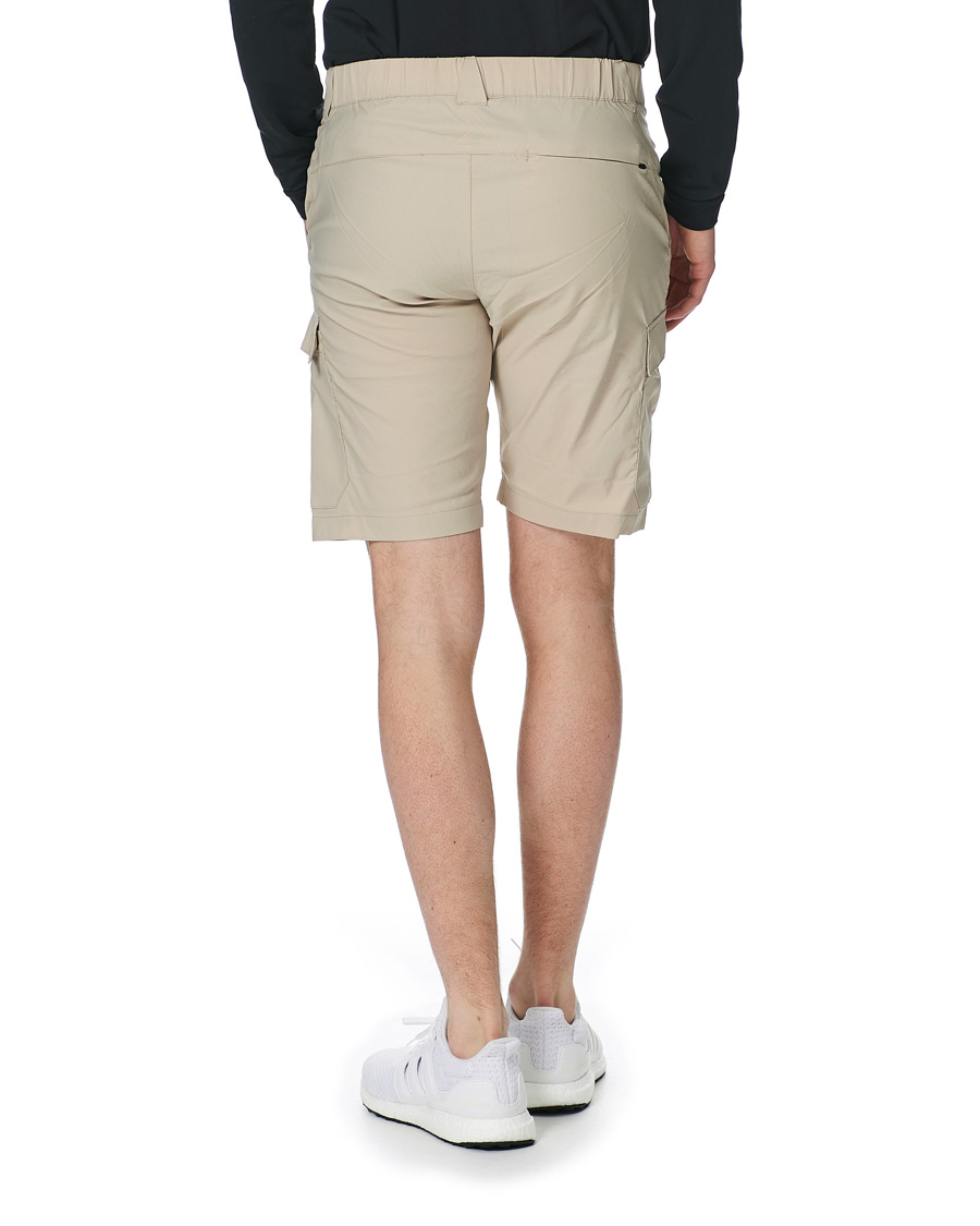 Hombres | Pantalones cortos | Peak Performance | Moment Cargo Shorts Celsian Beige