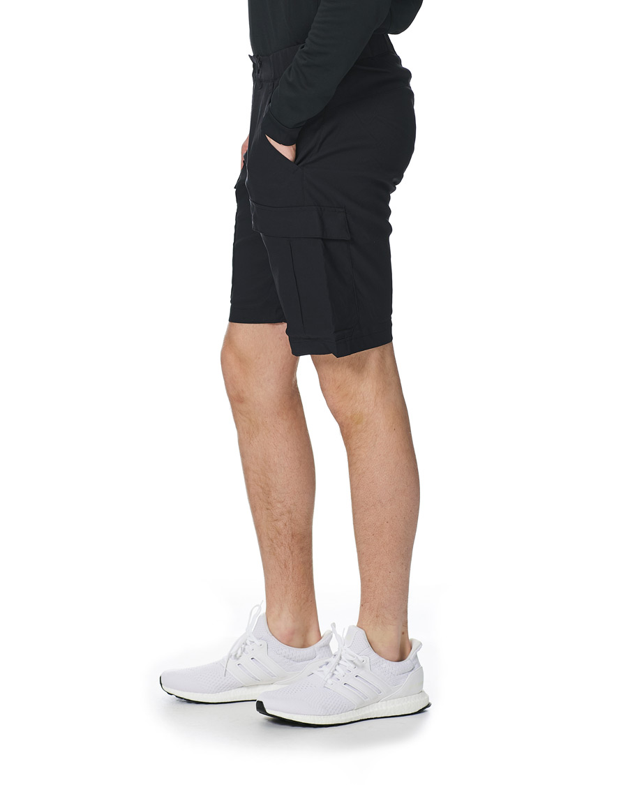 Hombres | Pantalones cortos | Peak Performance | Moment Cargo Shorts Black