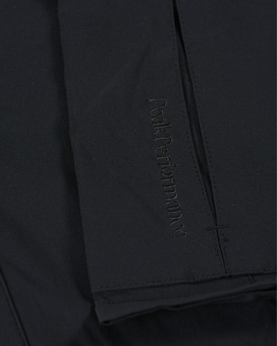 Hombres | Pantalones cortos | Peak Performance | Moment Cargo Shorts Black