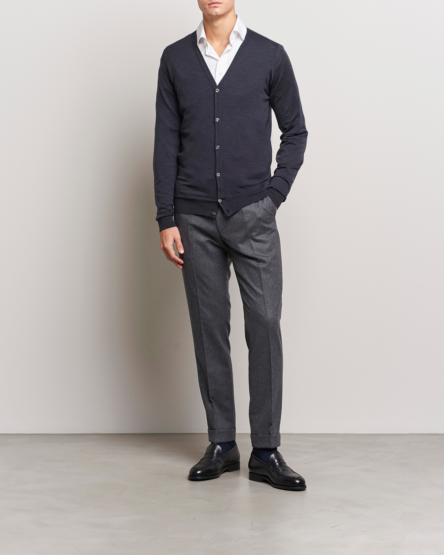 Hombres | Jerséis y prendas de punto | John Smedley | Petworth Extra Fine Merino Cardigan Hepburn Smoke