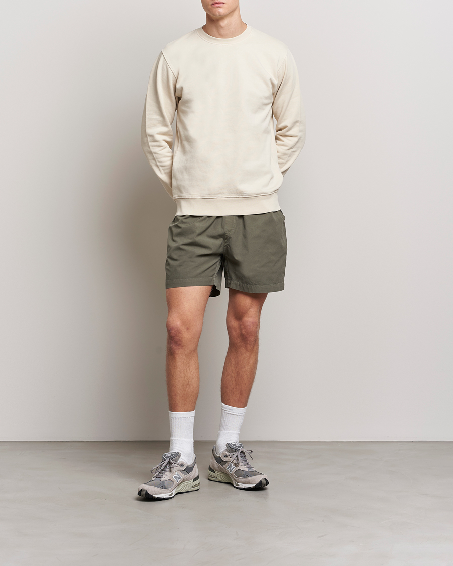 Hombres | Pantalones cortos | Colorful Standard | Classic Organic Twill Drawstring Shorts Dusty Olive