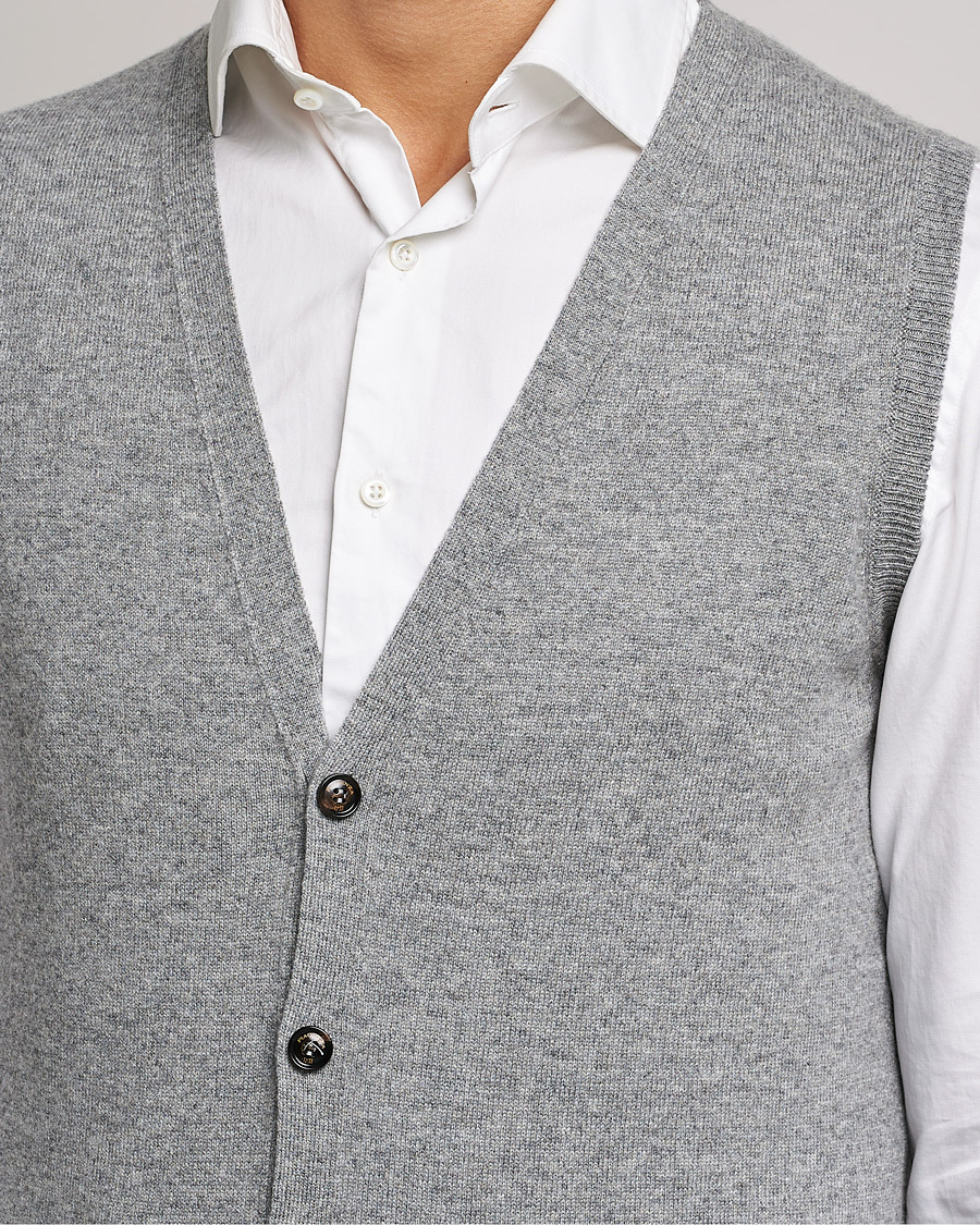 Hombres | Jerséis y prendas de punto | Piacenza Cashmere | Cashmere Sleeveless Cardigan Light Grey