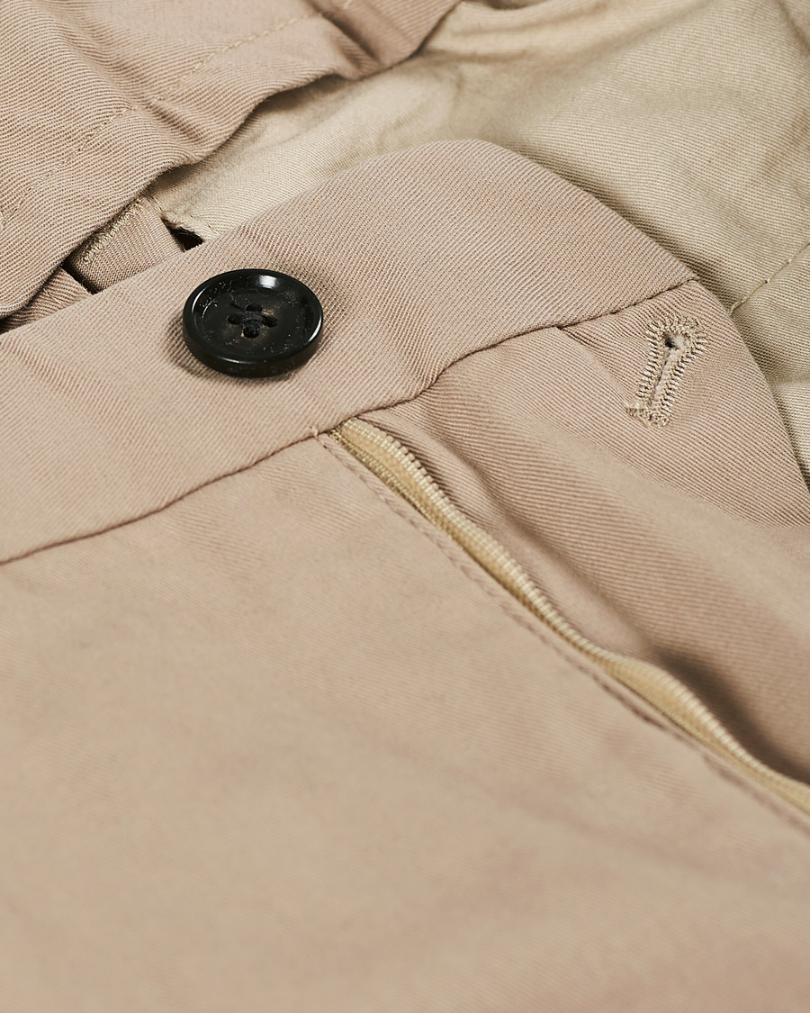 Hombres | Pantalones | Filippa K | William Cotton Trousers  Desert Taupe