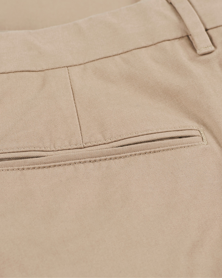 Hombres | Pantalones | Filippa K | William Cotton Trousers  Desert Taupe