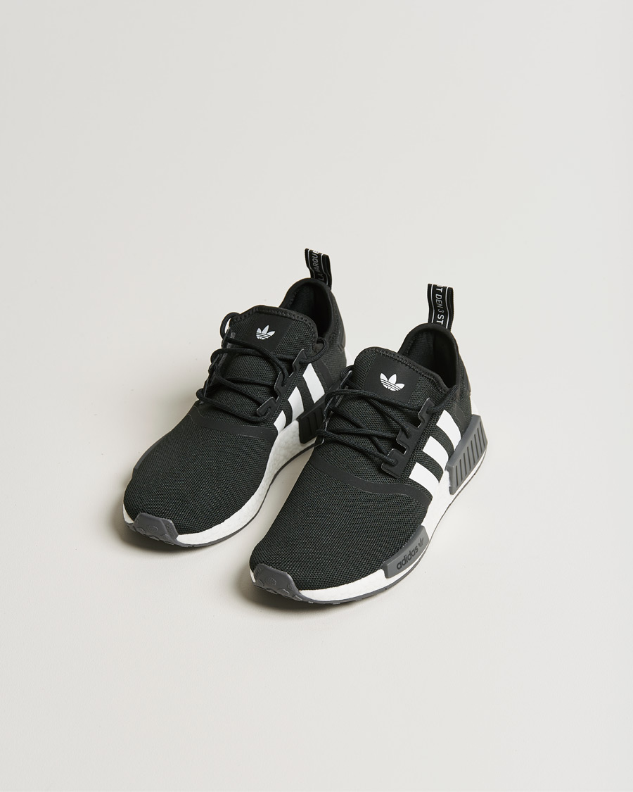 Hombres | adidas Originals NMD R1 Sneaker Black | adidas Originals | NMD R1 Sneaker Black