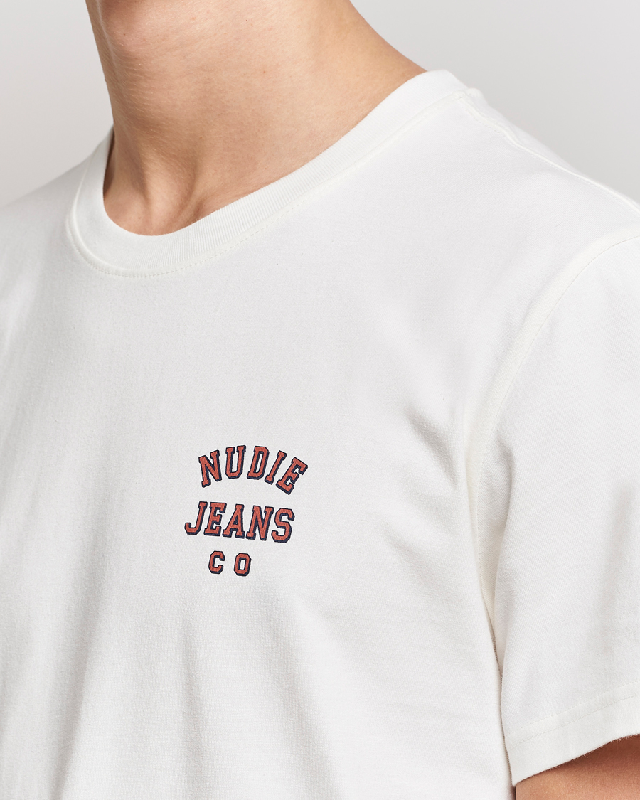 Hombres | Camisetas | Nudie Jeans | Roy Logo Crew Neck Tee Off White