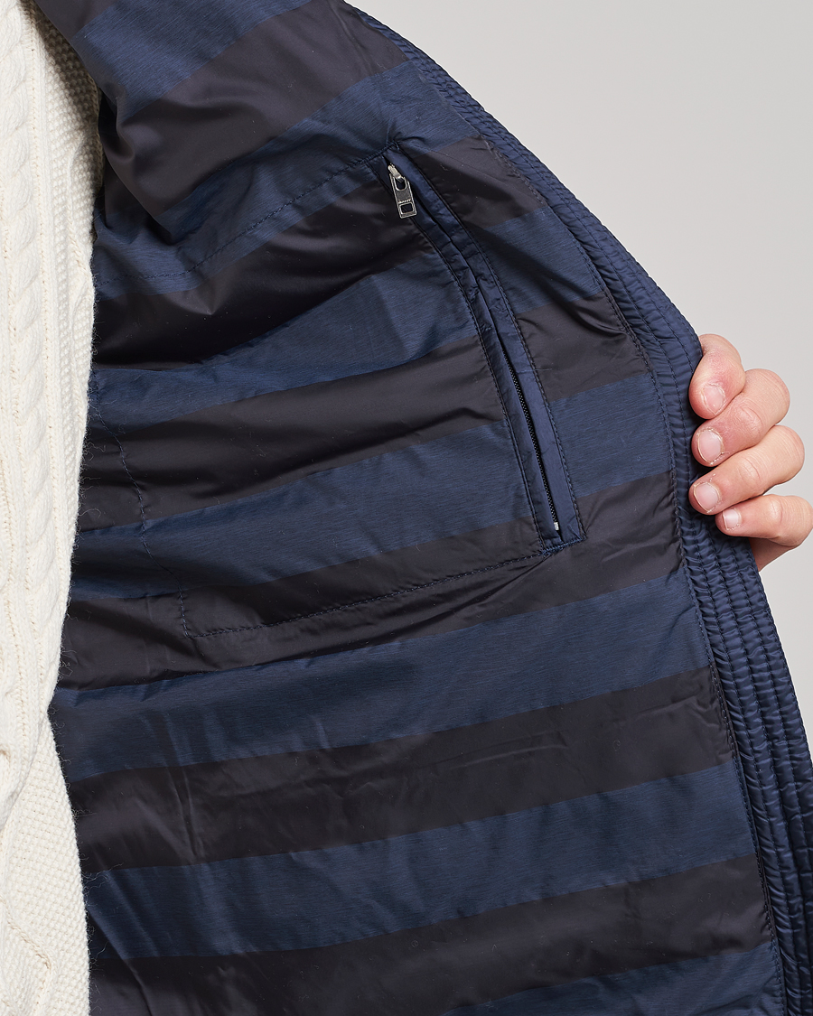 Hombres | Chalecos | Gant | The Light Down Gilet Evening Blue
