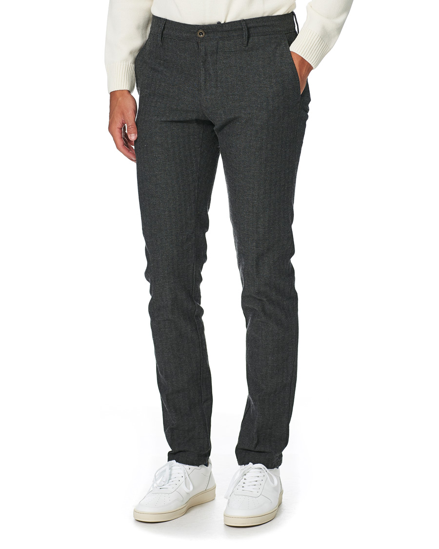 Hombres | Pantalones | Incotex | Slim Fit Cotton/Wool Herringbone Slacks Grey