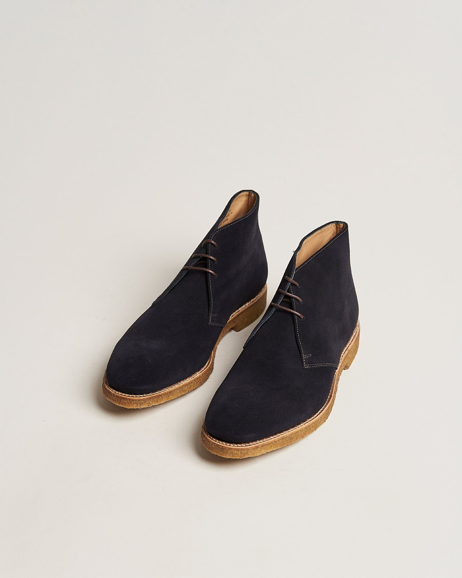 Hombres | Loake 1880 Rivington Suede Crepe Sole Chukka Navy | Loake 1880 | Rivington Suede Crepe Sole Chukka Navy