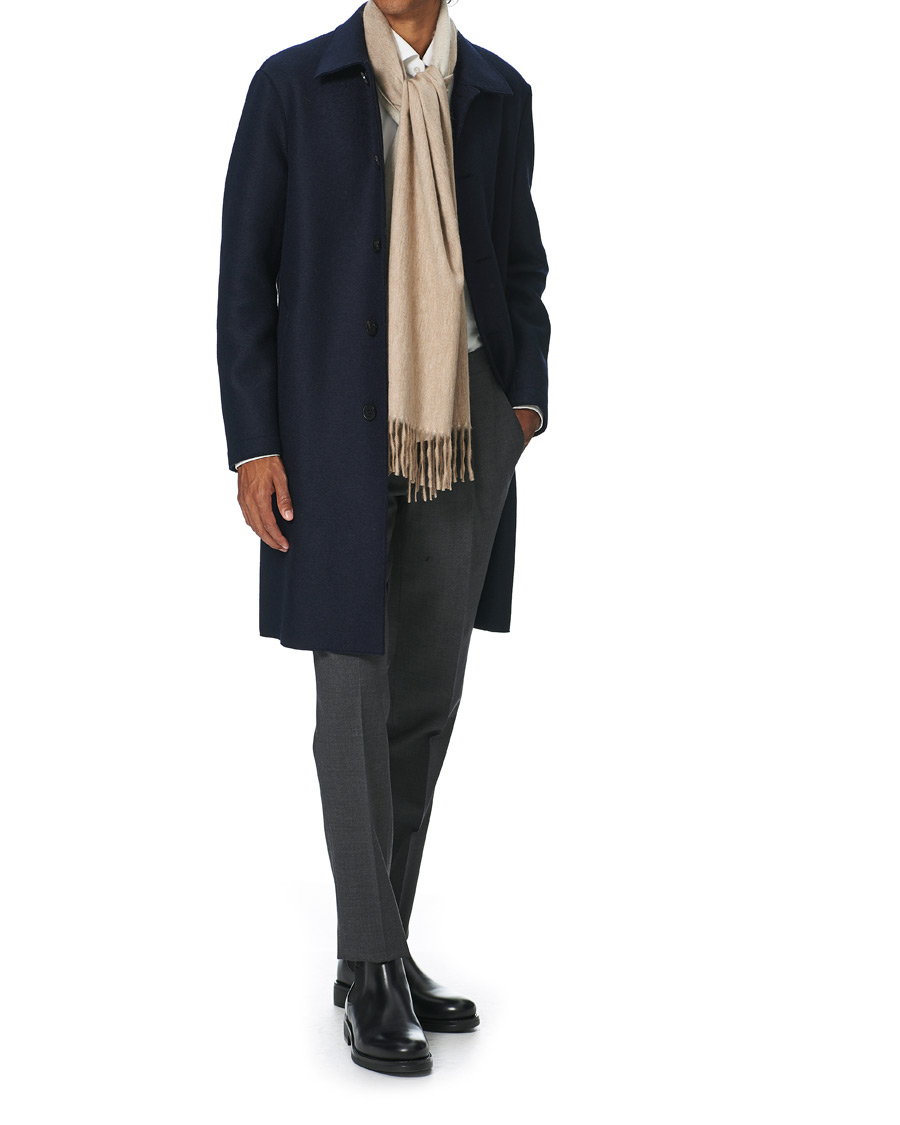 Hombres | Begg & Co Arran Reversible Cashmere Scarf Stone/White | Begg & Co | Arran Reversible Cashmere Scarf Stone/White