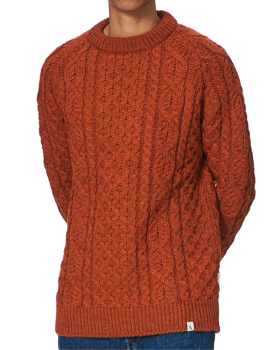 Hombres | Jerséis y prendas de punto | Peregrine | Hudson Wool Aran Knitted Jumper Orange