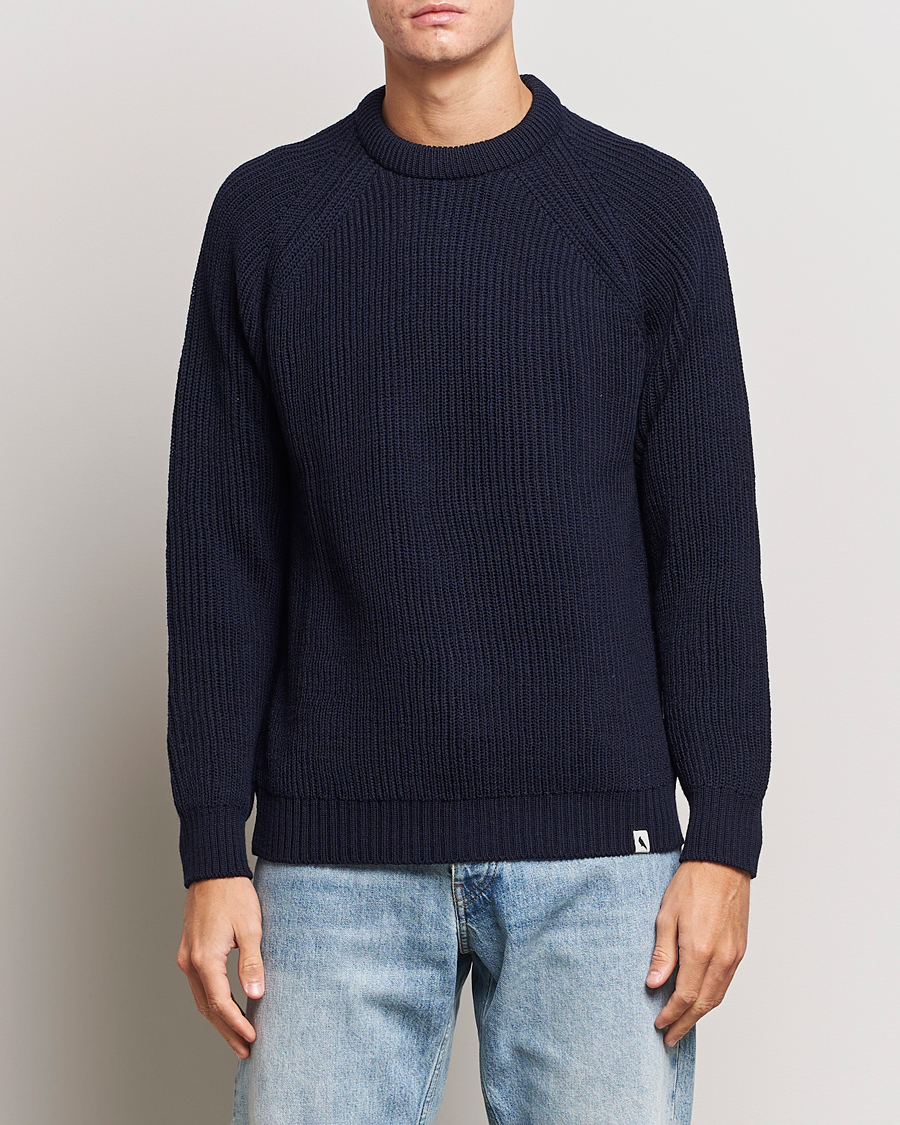 Hombres | Jerséis y prendas de punto | Peregrine | Ford Knitted Wool Jumper Navy