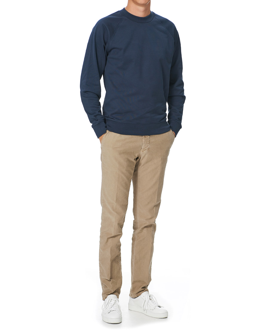 Hombres | Jerséis y prendas de punto | Sunspel | Sea Island Cotton Loopback Raglan Sweatshirt Navy