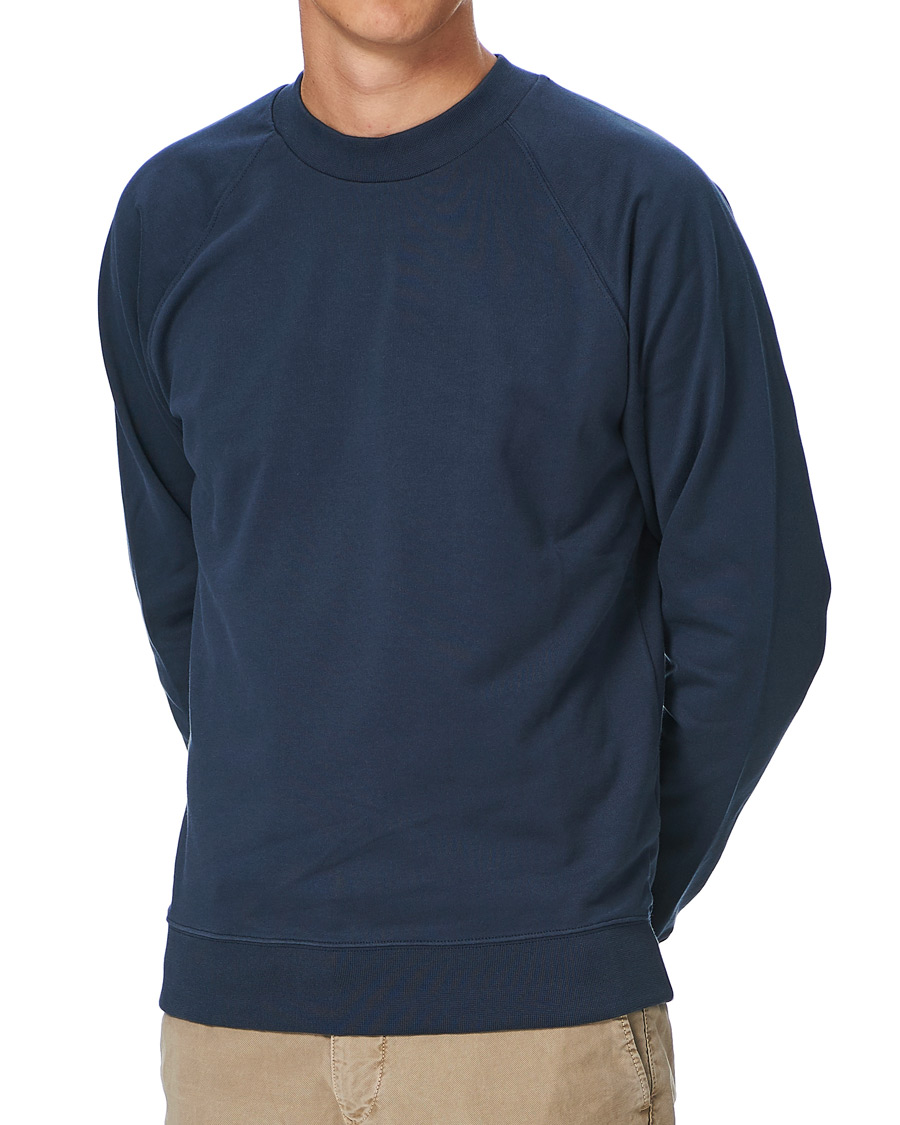 Hombres | Jerséis y prendas de punto | Sunspel | Sea Island Cotton Loopback Raglan Sweatshirt Navy