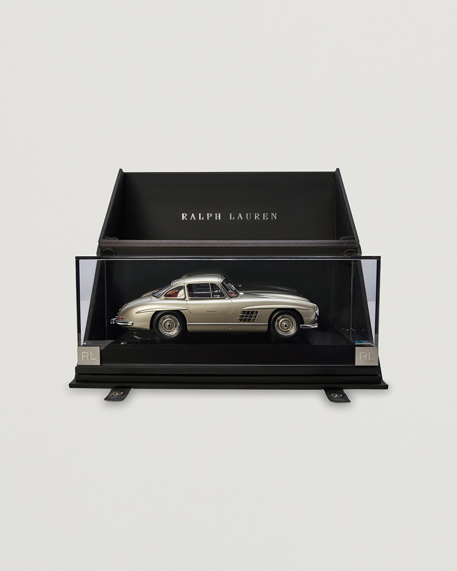 Hombres |  | Ralph Lauren Home | 1955 Mercedes Gullwing Coupe Model Car Silver