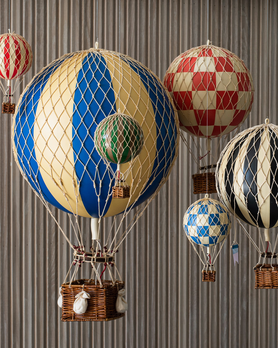 Hombres | Decoración | Authentic Models | Travels Light Balloon Black