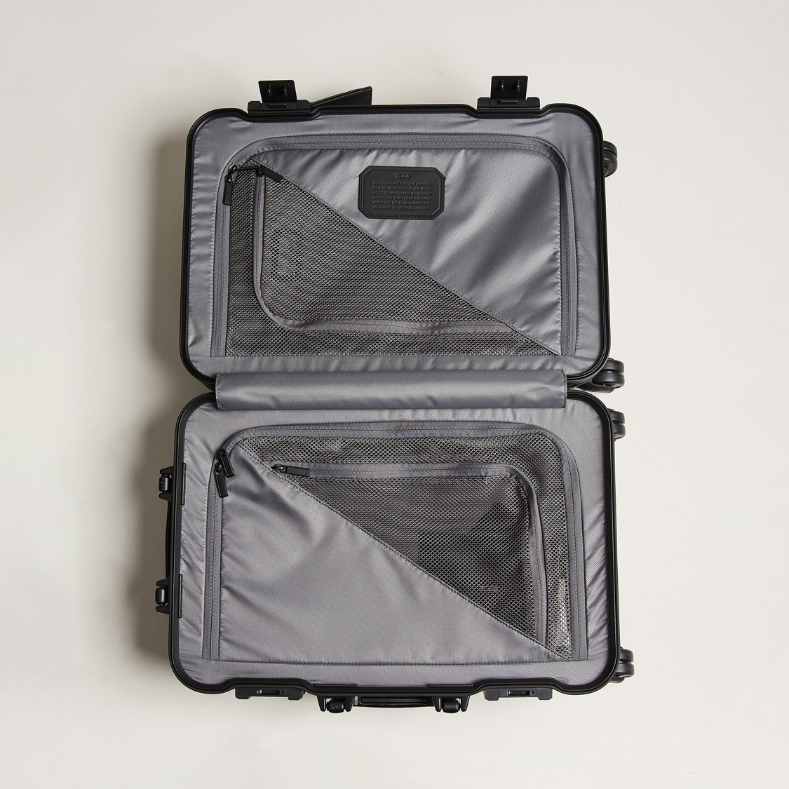 Hombres | Bolsos | TUMI | International Carry-on Aluminum Trolley Matte Black