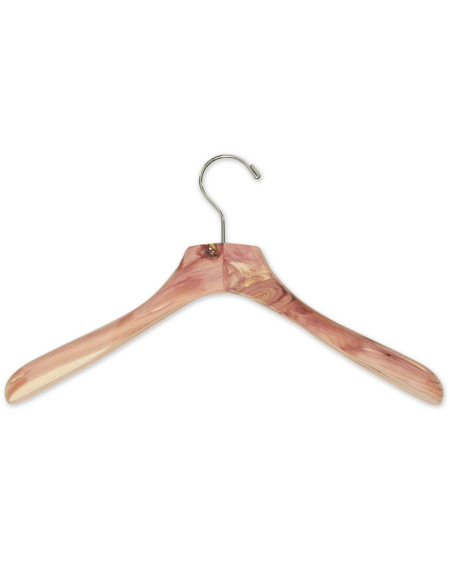 Hombres | Care with Carl Cedar Wood Jacket Hanger | Care with Carl | Cedar Wood Jacket Hanger
