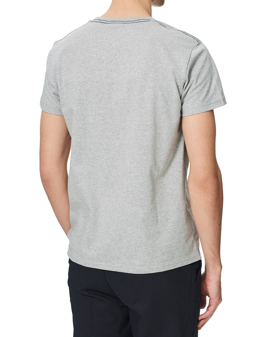 Hombres | Camisetas | GANT | Banner Shield Tee Grey Melange
