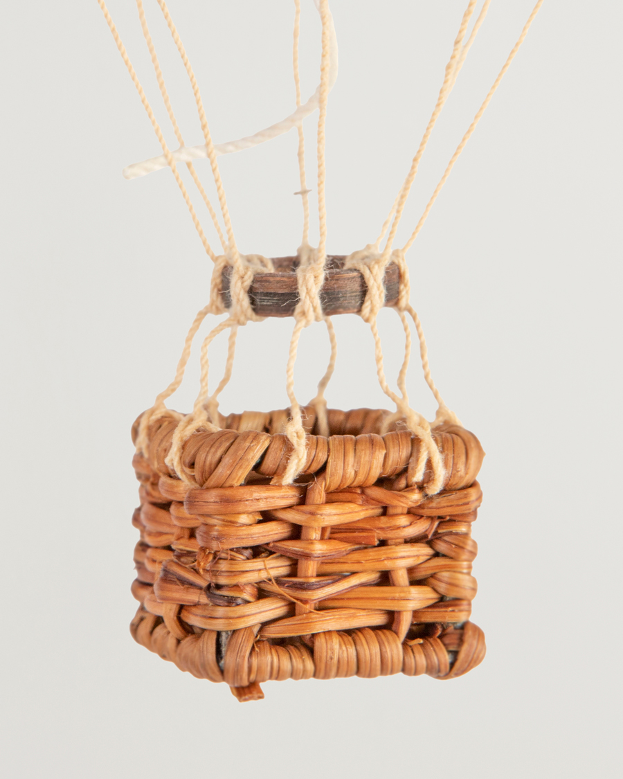 Hombres | Authentic Models Floating In The Skies Balloon Silver Green | Authentic Models | Floating In The Skies Balloon Silver Green