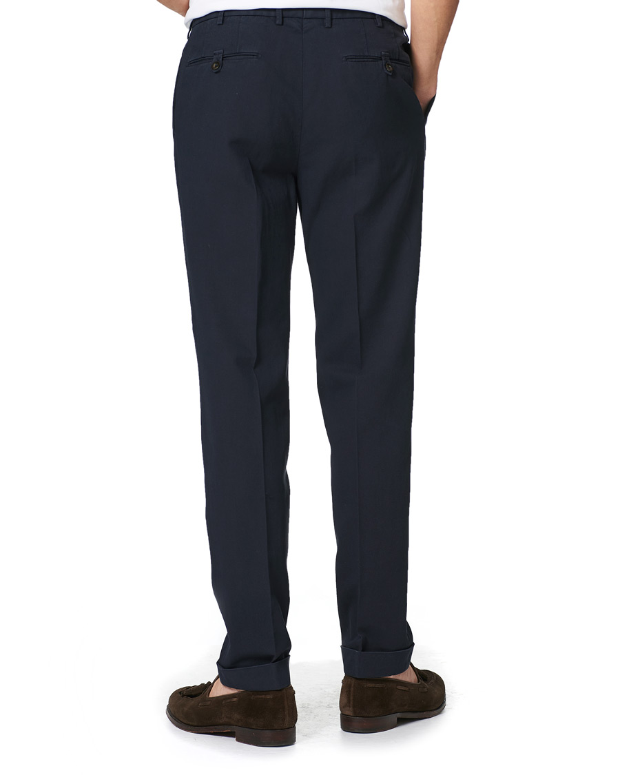 Hombres | Pantalones | Incotex | Carrot Fit Pleated Trousers Navy