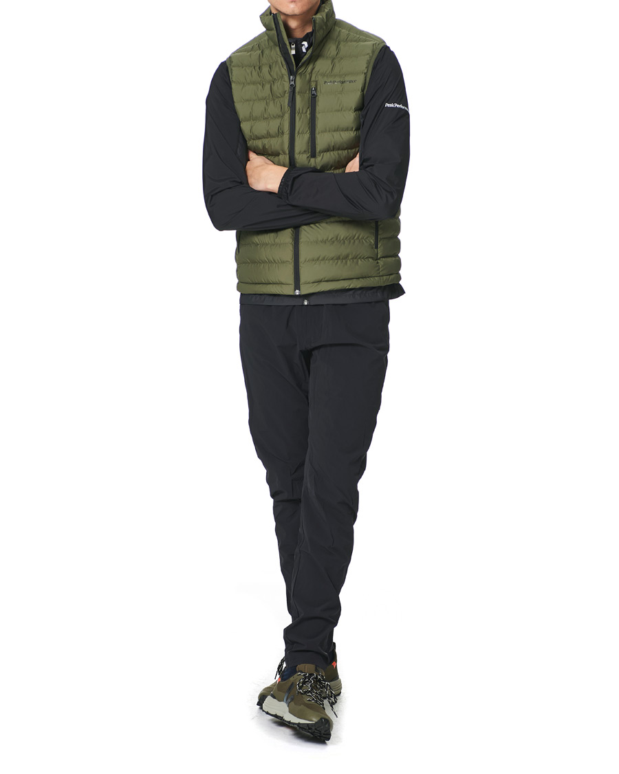 Hombres | Abrigos y chaquetas | Peak Performance | Rivel Liner Detachable Vest Pine Neddle