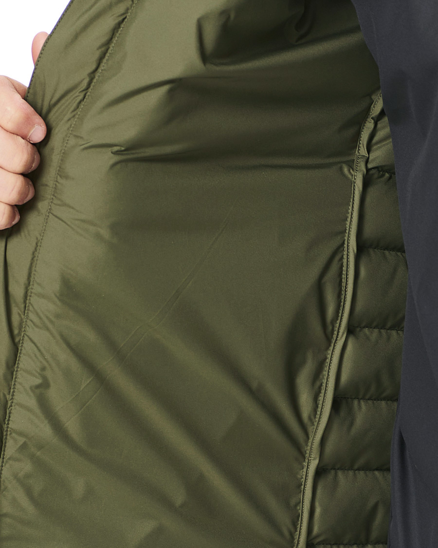 Hombres | Abrigos y chaquetas | Peak Performance | Rivel Liner Detachable Vest Pine Neddle