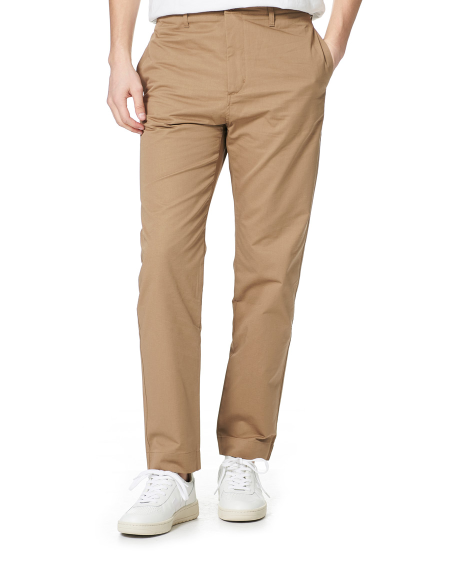Hombres | Pantalones | Filippa K | Flynn Cotton Chino Dark Khaki
