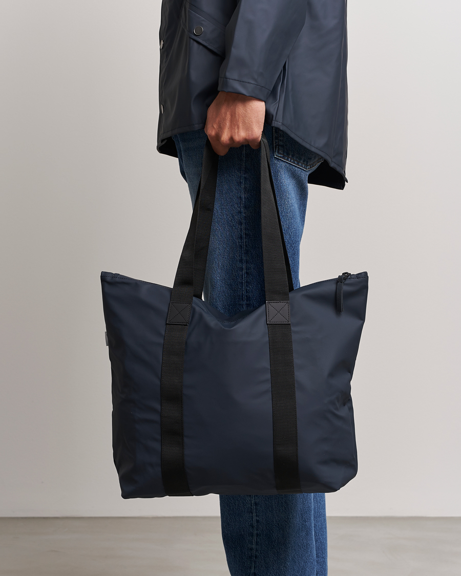 Hombres | RAINS Tote Bag Rush Navy | RAINS | Tote Bag Rush Navy