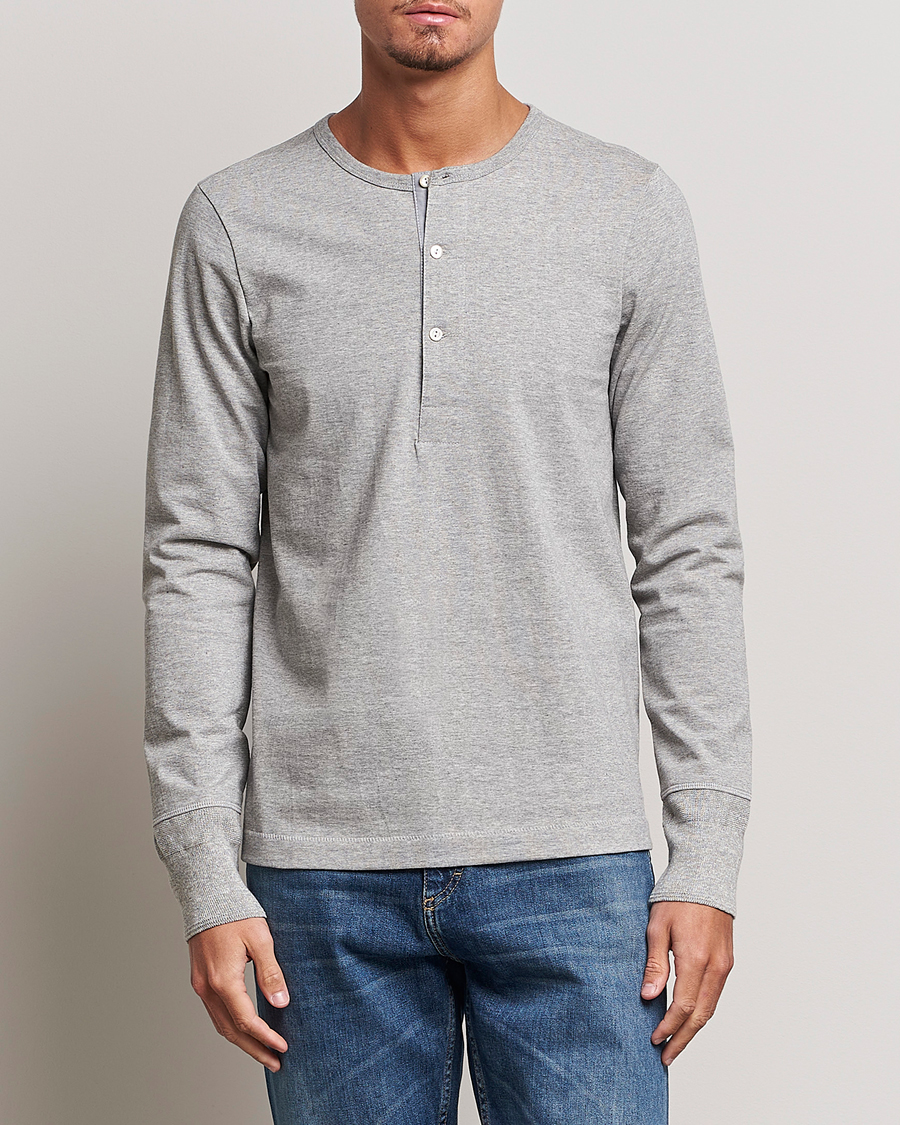 Hombres | Camisetas | Merz b. Schwanen | Classic Organic Cotton Henley Sweater Grey Mel