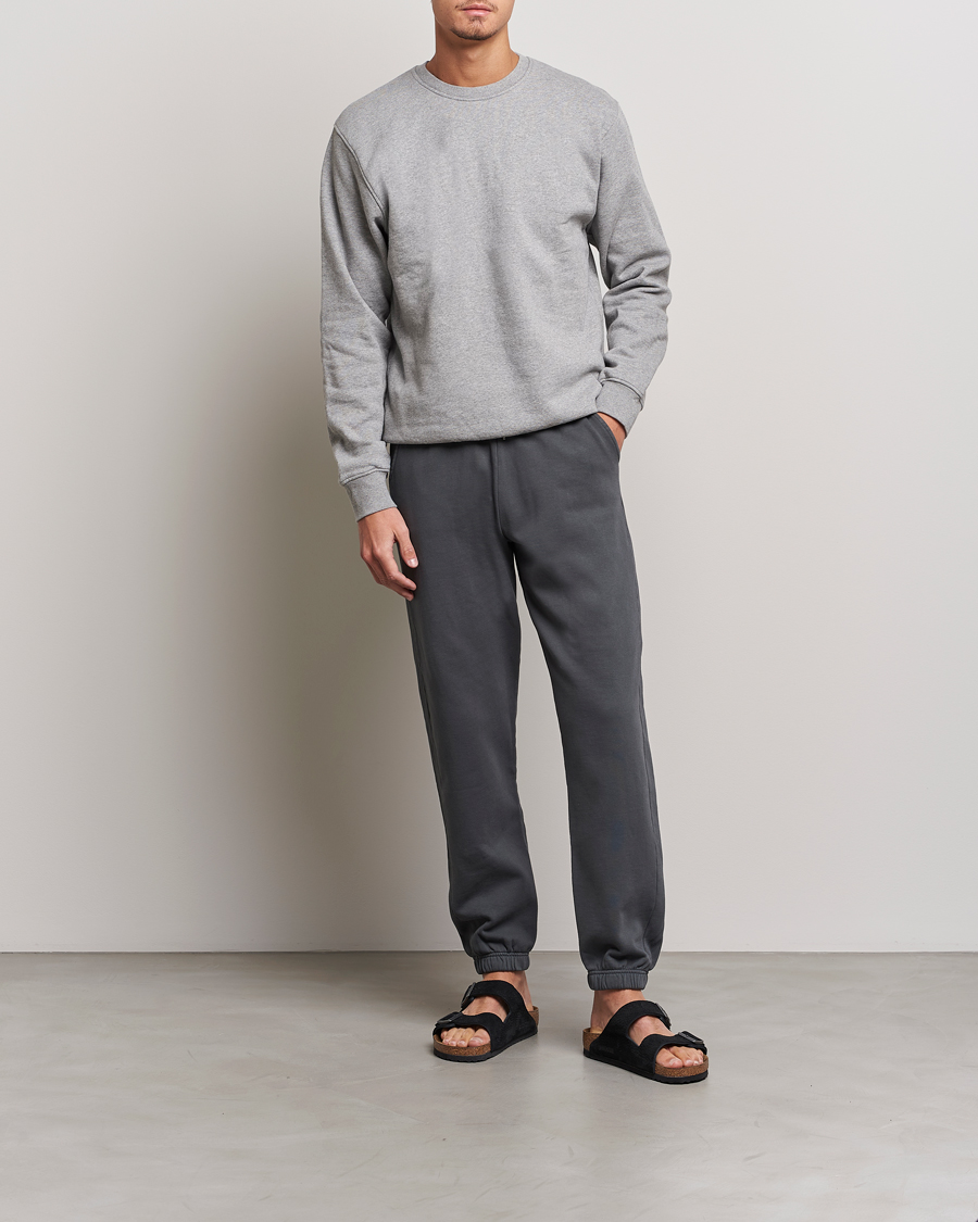 Hombres | Pantalones | Colorful Standard | Classic Organic Sweatpants Lava Grey