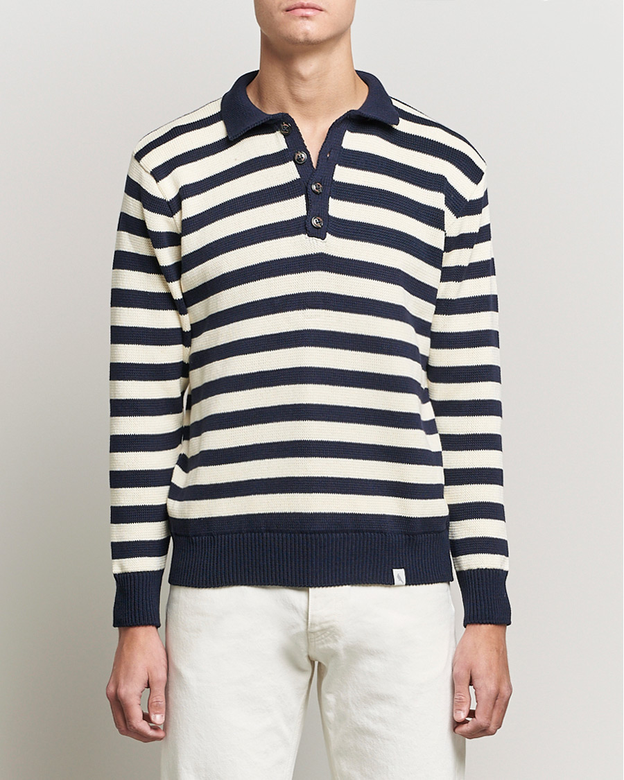 Hombres | Jerséis y prendas de punto | Peregrine | Richmond Knitted Rugby Shirt Navy/White
