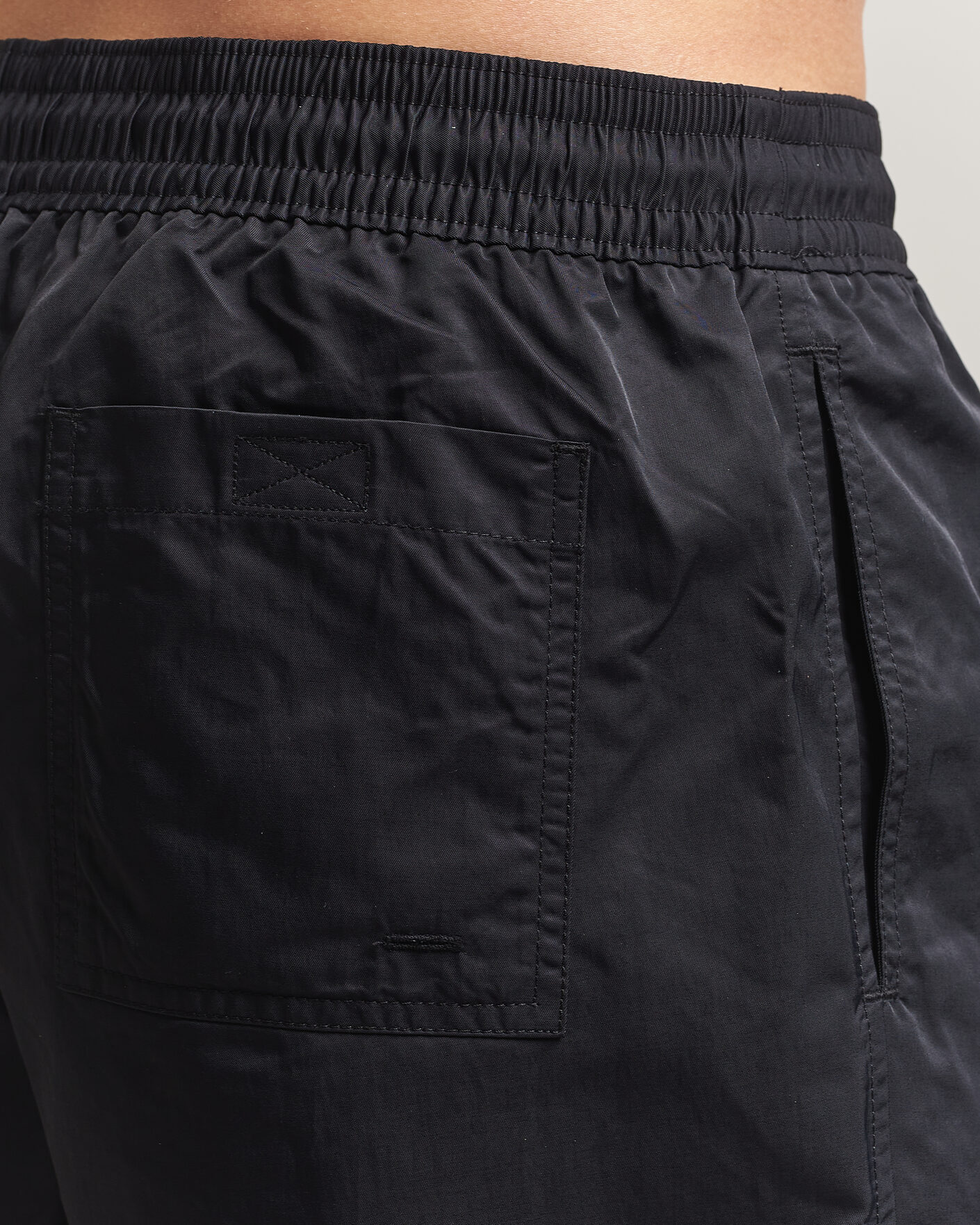 Hombres | Bañadores | Colorful Standard | Classic Organic Swim Shorts Deep Black