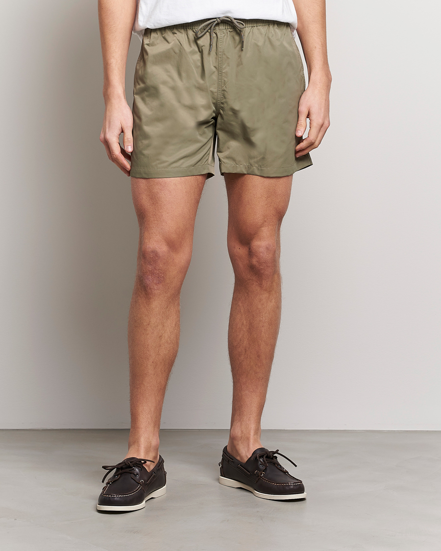 Hombres |  | Colorful Standard | Classic Organic Swim Shorts Dusty Olive