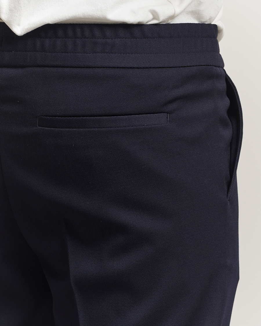 Hombres | Pantalones | Filippa K | Terry Gabardine Cropped Turn Up Trousers Navy