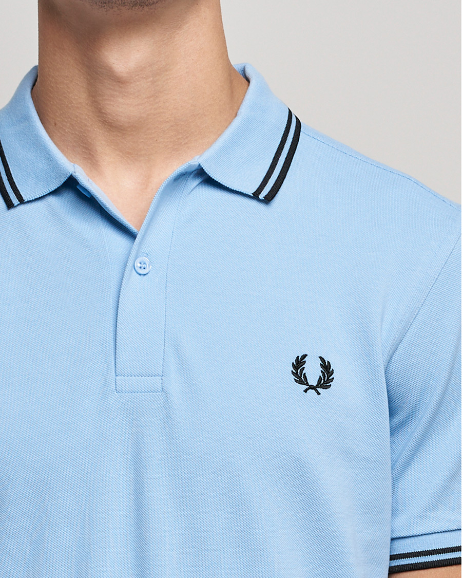 Hombres | Polos | Fred Perry | Twin Tip Polo Sky Blue Black