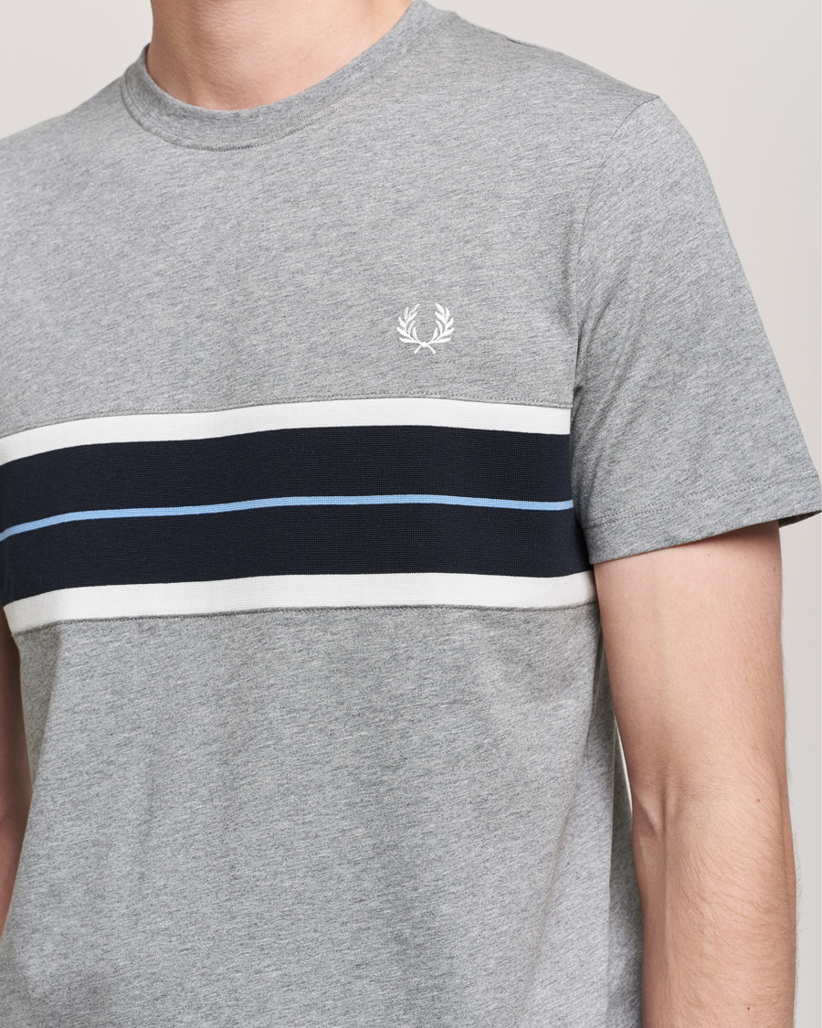Hombres | Camisetas | Fred Perry | Tram Line Pannel Tee Steel Marl